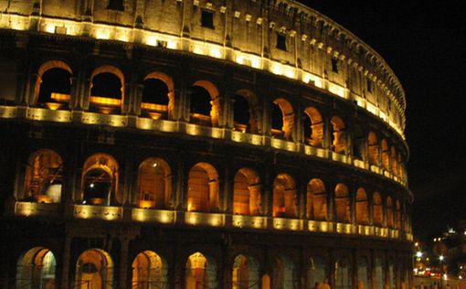 Рим разрешит заключать браки в Колизее