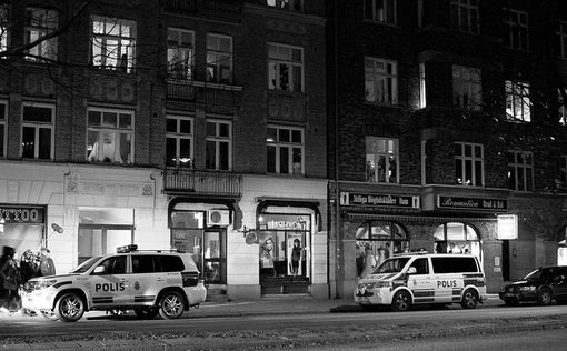 Люди в масках избили мигрантов в центре Стокгольма