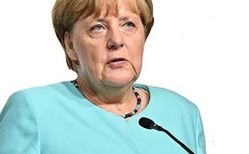 Меркель: Немецкие синагоги, еврейские школы должны защищать