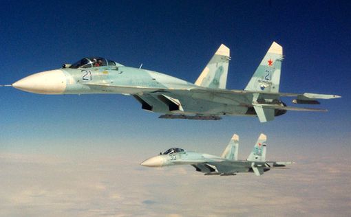 Российский Су-27 пролетел в шести метрах от самолета ВМС США