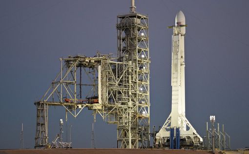 На Луну упадет ступень от Falcon 9