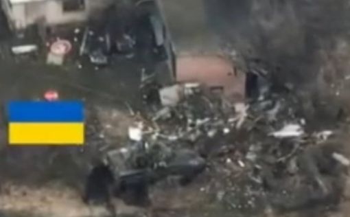Безумное видео: украинский танк расстреливает российскую колонну