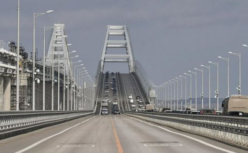 По Крымскому мосту из-за обвала пролета запустили реверсивное движение – видео
