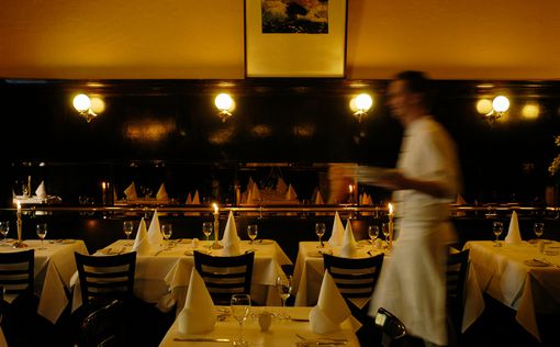 Нудисты смогут обедать в ресторане Парижа
