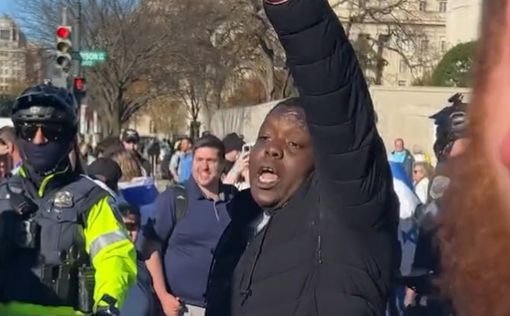 Афроамериканец в Вашингтоне кричит: “Хайль Гитлер!”: видео