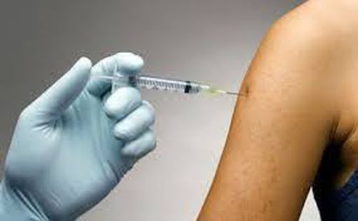 Британия расширяет бустерную вакцинацию на лиц старше 40 лет