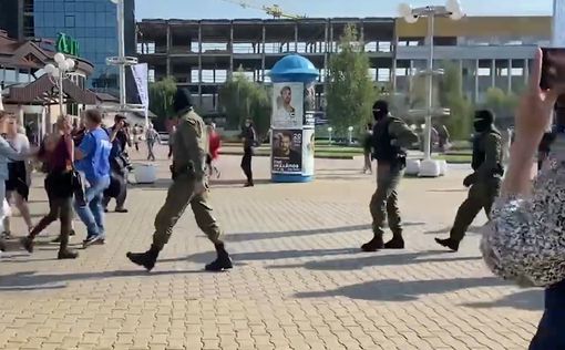 В центре Минска начались разгоны митингов и задержания