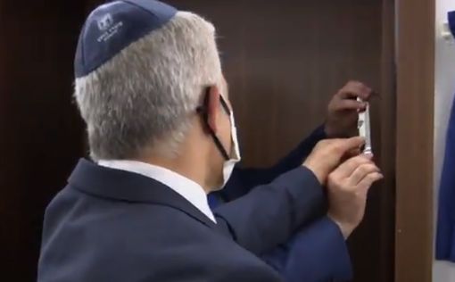 У входа в посольство Израиля в ОАЭ установили мезузу: видео