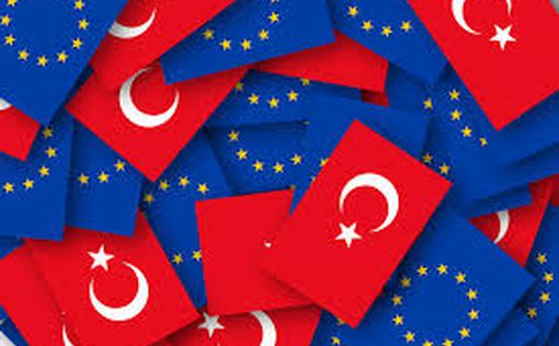 Евросоюз за сохранение "каналов связи" с Турцией