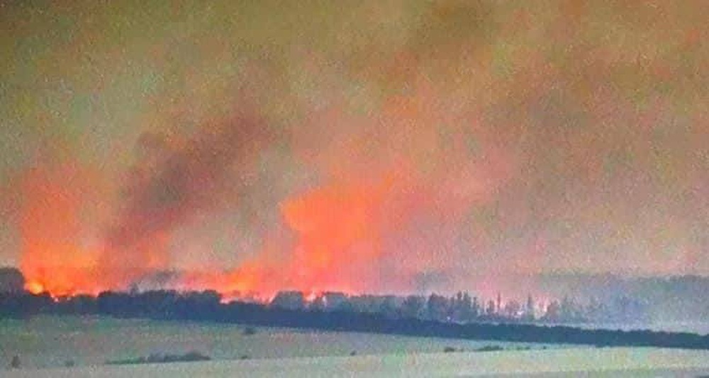 Силы РФ выжигают дома в Луганской области: фото