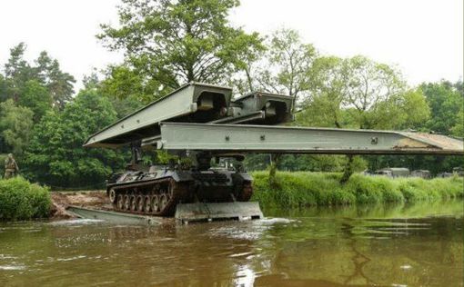 Германия передает Украине танки для строительства мостов и переправ