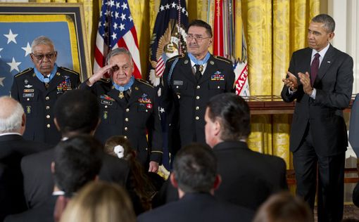 Обама вручил ветеранам Ордены Почета