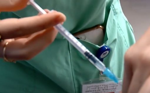 70-летняя женщина получила пять доз вакцины от коронавируса
