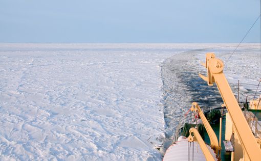 Крупнейший в мире ледокол "Арктика" спустят на воду в мае