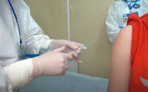 СМИ: минздрав порекомендует людям с ослабленным иммунитетом третью дозу вакцины