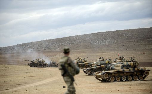 На границе с Сирией выставили турецкие танки