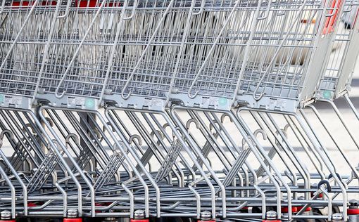5 злотых за 5 минут в очереди: Польский супермаркет платит клиентам