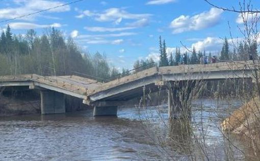 Талые воды в Якутии разрушили мост