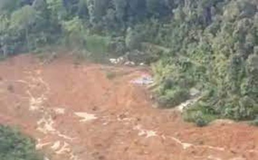 Наводнение и оползни убили в Индонезии почти 20 человек