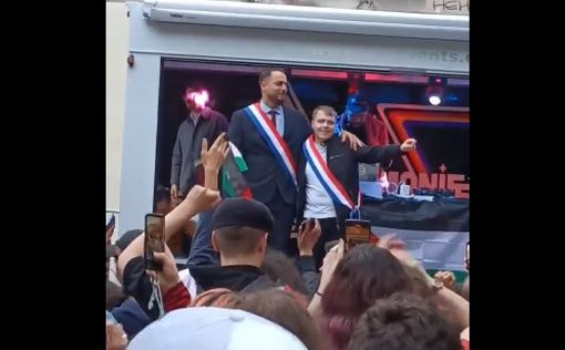 Танец живота? Два французских депутата пляшут под палестинский хит