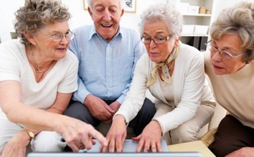 Интернет спасает пенсионеров от депрессии