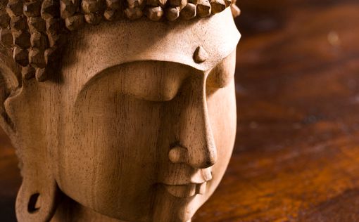 Древняя статуя Будды вновь обрела голову