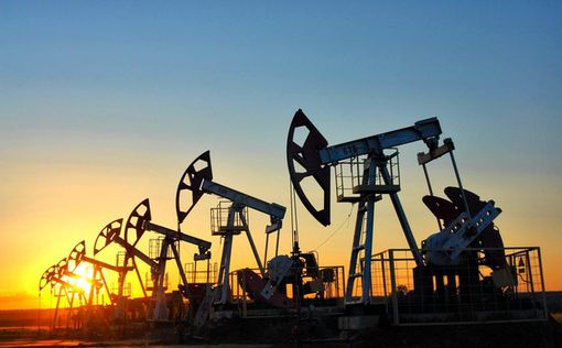 Нефть подешевела до показателей полугодичной давности