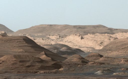 Снимки Марса. Curiosity сфотографировал горы в кратере