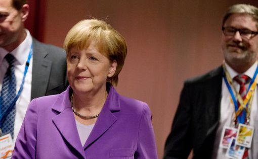 Новый мобильник не спасет Ангелу Меркель от прослушки