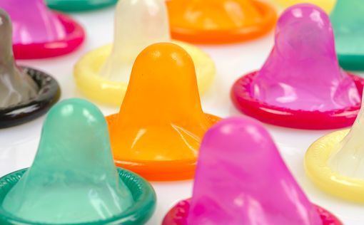 В Австралии 65 женщин получили посылки с б/у презервативами