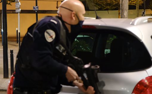 Во Франции с криками "Аллаху Акбар" зарезали полицейскую