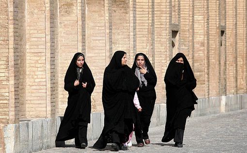 Активисты сообщают о новых случаях отравления в иранских школах для девочек