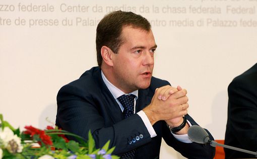 Медведев: "РФ и США должны сотрудничать ежедневно"