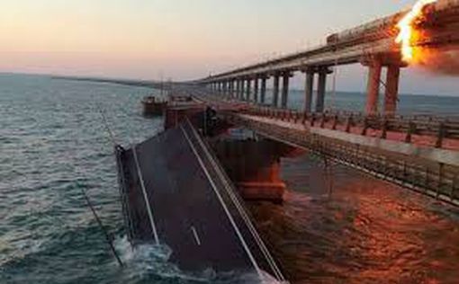 Водолазы обследуют Крымский мост после взрыва
