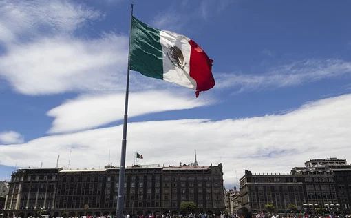 Мексика предоставила убежище семье бывшего президента Перу
