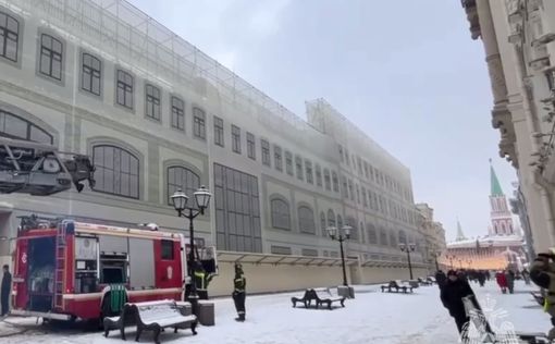 Возле Кремля вспыхнул пожар