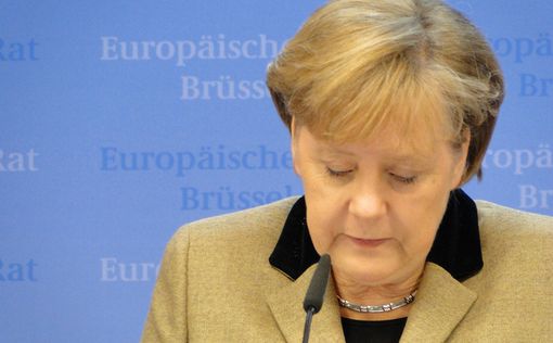 Меркель сочла несвоевременным снятие санкций с России