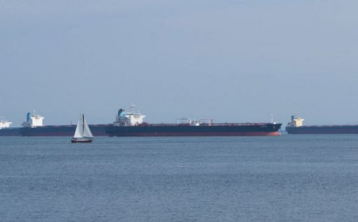 У берегов Ливии задержан танкер с российским экипажем