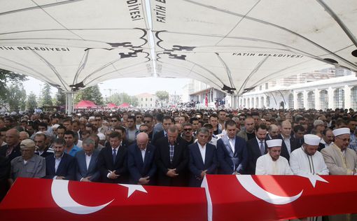 Количество жертв в Турции увеличилось до 290