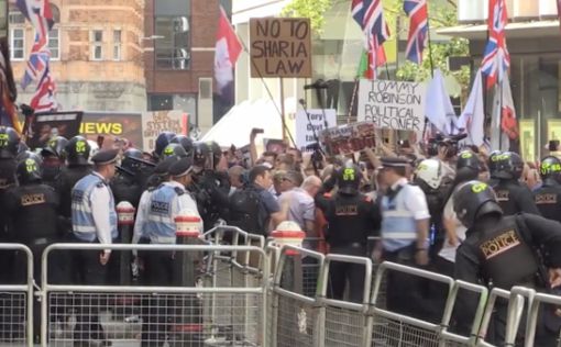 Лондон: массовые протесты против осуждения правого активиста