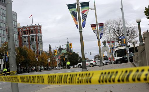 Неизвестный открыл огонь возле канадского парламента