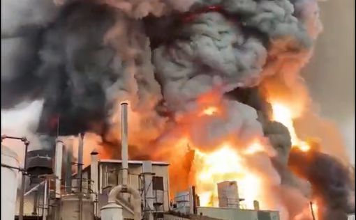 На химическом заводе в Иллинойсе бушует масштабный пожар