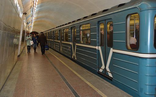 На ходу оторвало голову: в киевском метро погиб зацепер