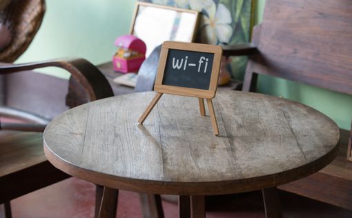 Беженцы в Италии недовольны отсутствием Wi-Fi