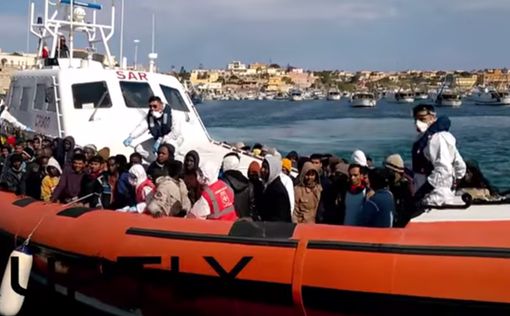 В Италии береговая охрана спасла около 1500 нелегалов