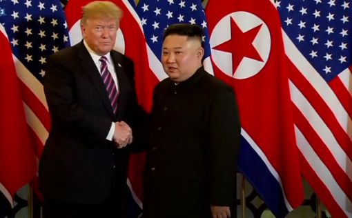 Дональд Трамп и Ким Чен Ын открыли саммит рукопожатием