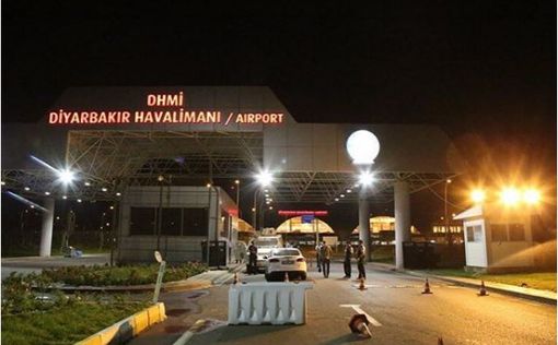 В Турции курды обстреляли аэропорт