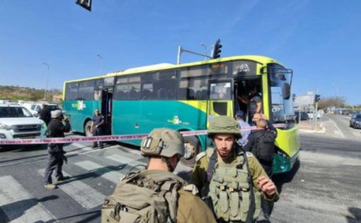 Пресс-служба ЦАХАЛа: вооруженный гражданин убил террориста в автобусе