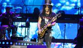 Три часа в Тель-Авиве: концерт легендарных Guns N' Roses - фоторепортаж | Фото 14