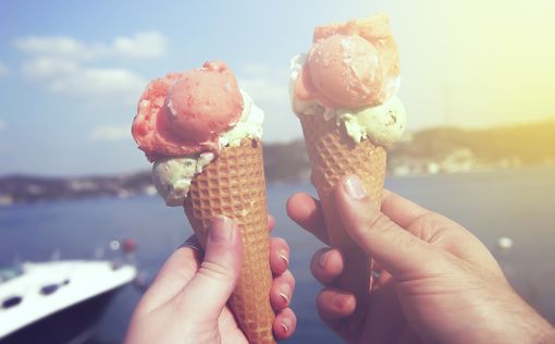 Ученые: любовь к мороженому поможет забеременеть